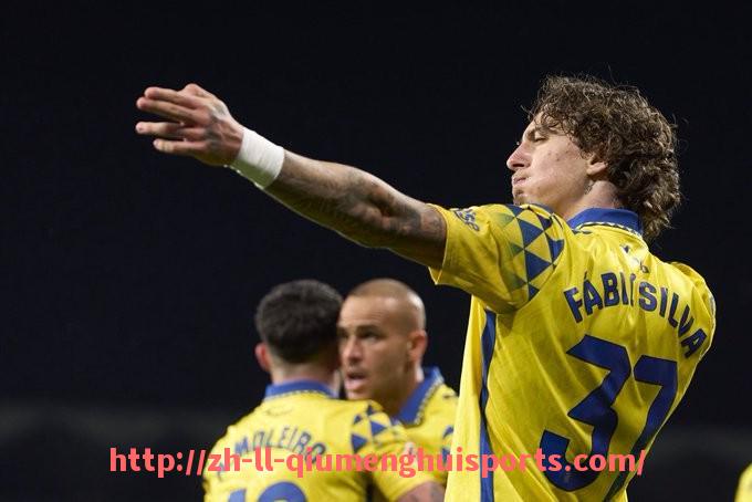 球盟会官网-法甲顶级进攻球员表现及进球效率分析